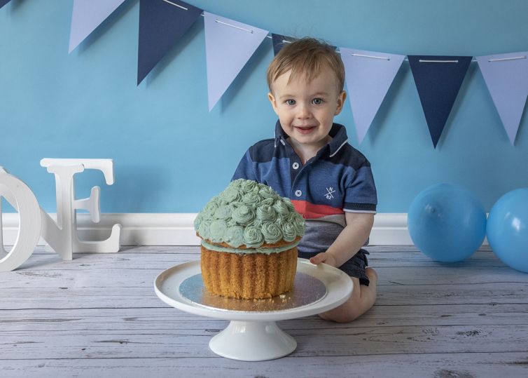 James Turner Photography - Cake Smash & Splash Photography